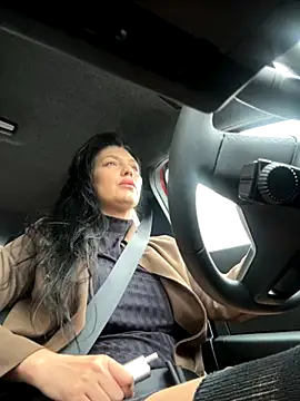 BellaEveX online show from November 9, 2025, 1:26 pm