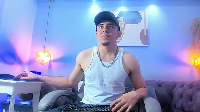 Eross Santy online show from July 8, 2026, 7:25 pm