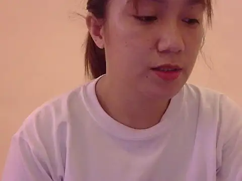 Lovelyclaya online show from February 18, 2026, 12:52 am