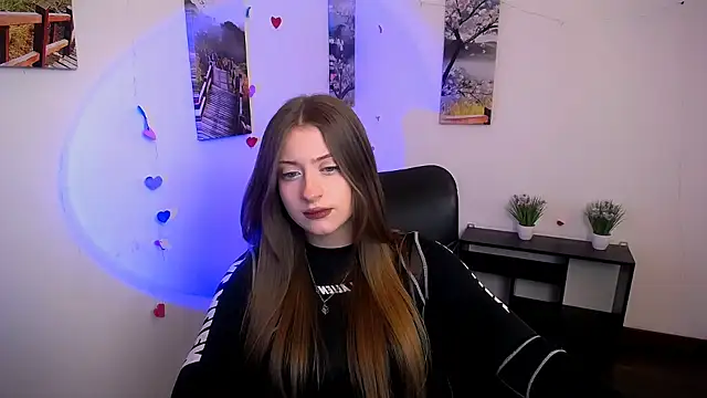 princess lilit online show from October 13, 2025, 3:46 pm