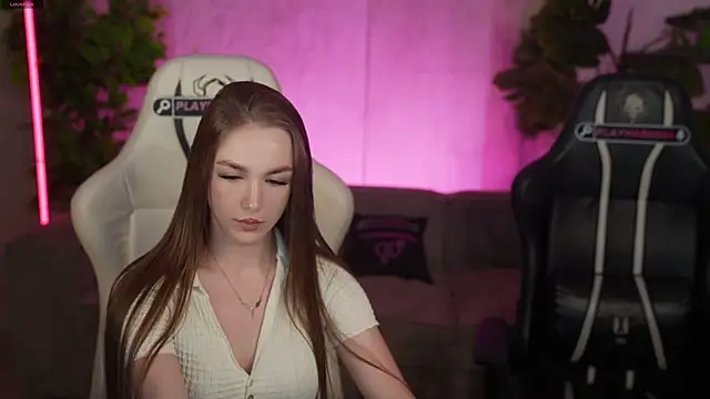 Ella 054 online show from June 25, 2026, 2:33 pm