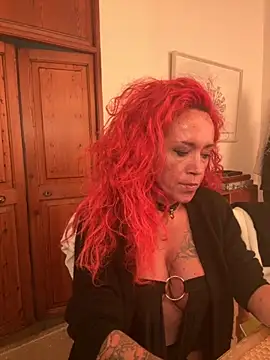 Hotmilfhamburg1 online show from November 18, 2025, 5:00 am