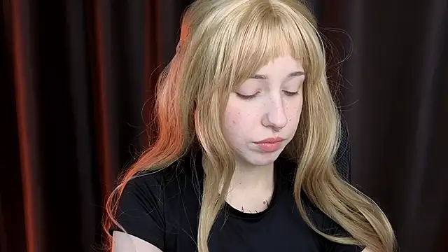 YukiMisa online show from December 2, 2025, 3:58 pm