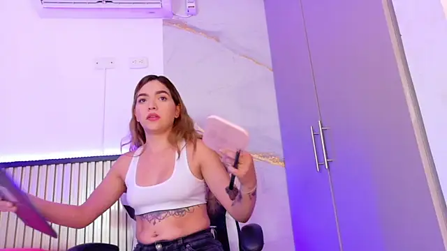 Sammy Lovee online show from October 22, 2025, 7:24 pm