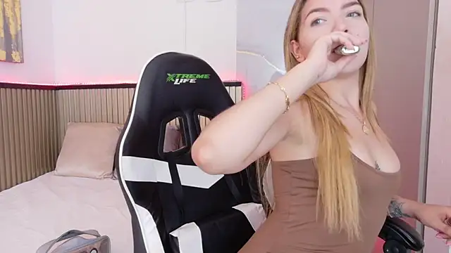 Sammy Lovee online show from December 20, 2025, 7:28 pm