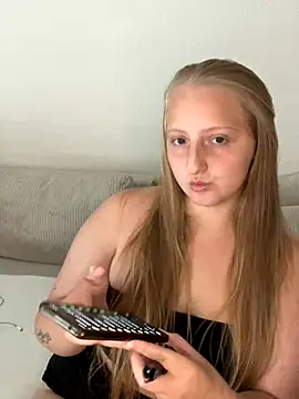 young hailey online show from September 29, 2025, 7:26 am