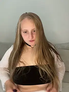 young hailey online show from October 1, 2025, 7:35 am