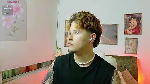 Snapshot of _tylerr_ chatting on September 9, 2025, 3:05 am tylerr online show from September 9, 2025, 3:05 am