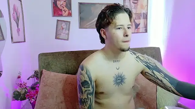 Snapshot of _tylerr_ chatting on October 2, 2025, 3:48 pm tylerr online show from October 2, 2025, 3:48 pm