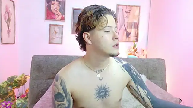 Snapshot of _tylerr_ chatting on October 12, 2025, 2:35 am tylerr online show from October 12, 2025, 2:35 am