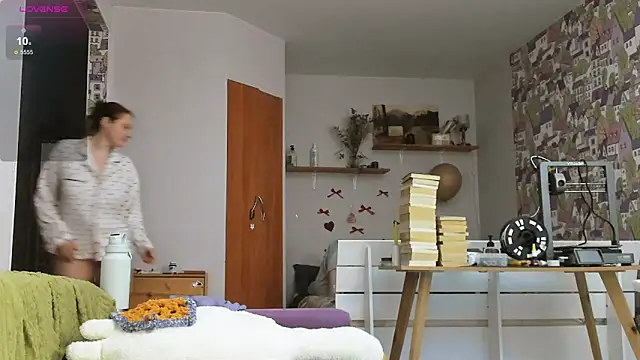 WonderConnie1 online show from February 24, 2026, 2:07 pm