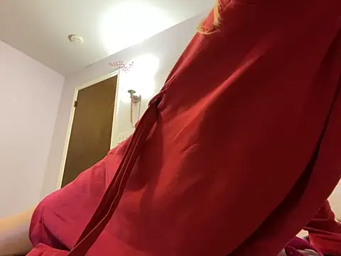 PeachyMeg online show from October 22, 2025, 2:44 am