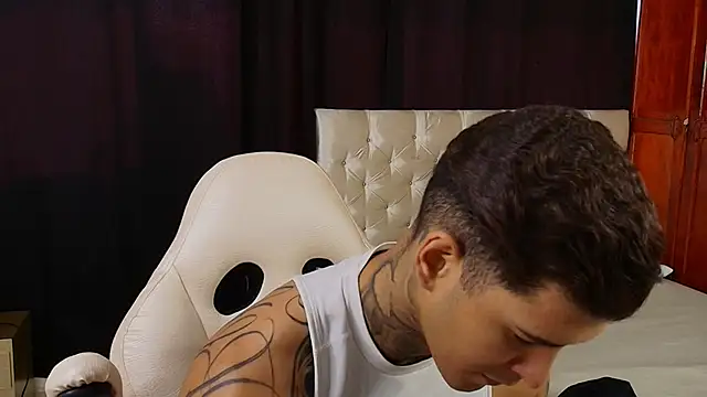 jiro kenji1 online show from January 13, 2026, 2:32 pm