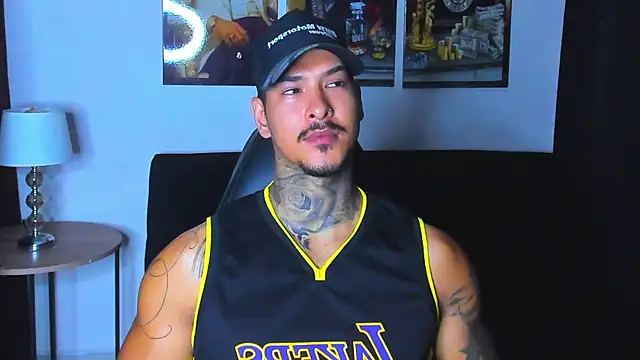 jiro kenji1 online show from February 23, 2026, 5:19 am