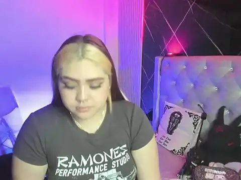 im bunny   online show from November 28, 2025, 11:21 am