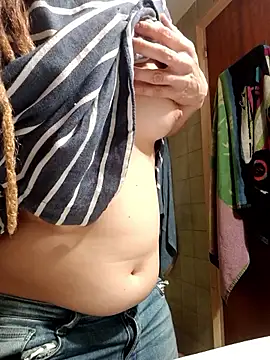 Ebtessamcachonda online show from October 27, 2025, 3:46 pm