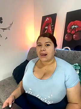 SafiroFer online show from October 21, 2025, 9:03 pm