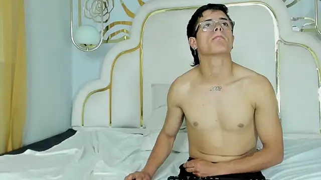 midnightlust vc online show from January 10, 2026, 2:34 pm