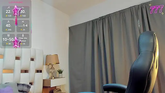 iamCharlotte19 online show from July 29, 2026, 7:24 pm