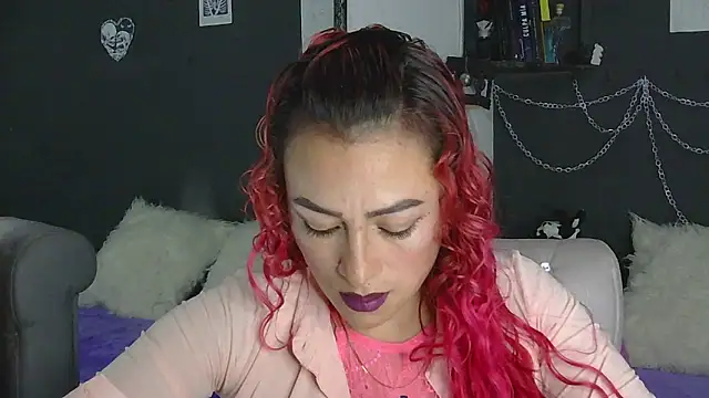 Snapshot of MeganBrown4 chatting on May 1, 2026, 8:58 pm MeganBrown4 online show from May 1, 2026, 8:58 pm