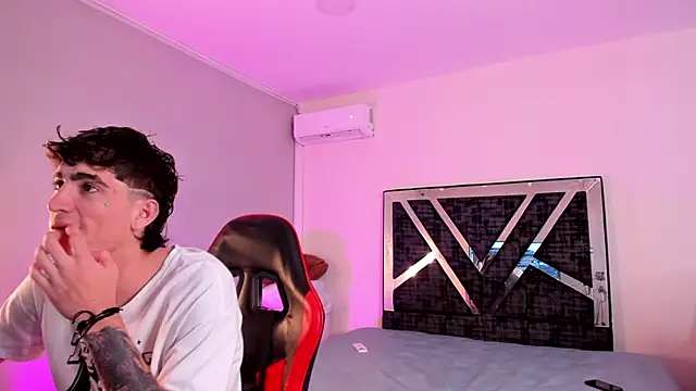 Handsomeboyss19 online show from February 21, 2026, 4:03 am