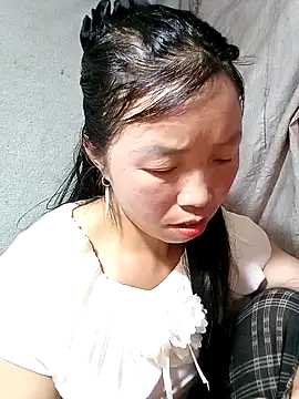 Snapshot of hera-00 chatting on October 15, 2025, 9:06 am hera-00 online show from October 15, 2025, 9:06 am