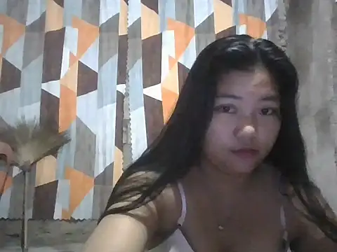 nikki zapphire online show from February 5, 2026, 11:33 pm