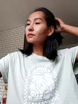 Snapshot of Luu-Lii777 chatting on September 23, 2025, 5:25 am Luu-Lii777 online show from September 23, 2025, 5:25 am