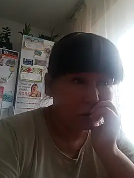 Snapshot of Luu-Lii777 chatting on October 7, 2025, 4:13 am Luu-Lii777 online show from October 7, 2025, 4:13 am