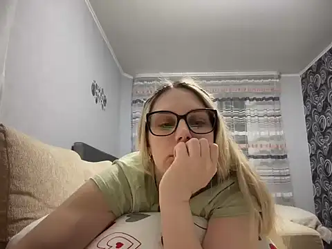 NikexPretty online show from March 19, 2026, 9:04 pm