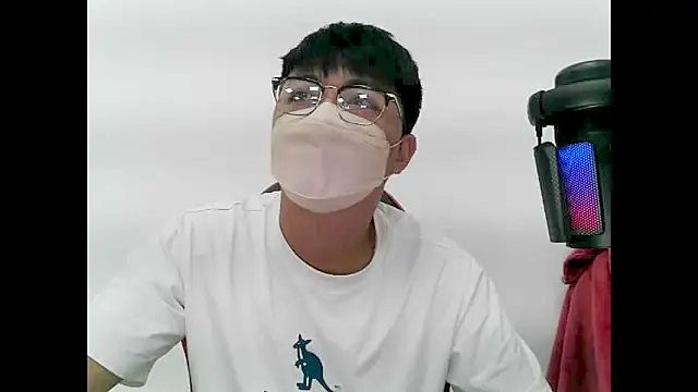 zhu000000 online show from October 30, 2025, 6:12 am