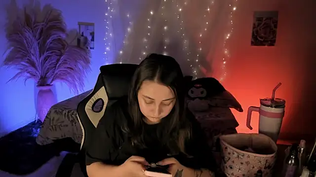SarahCastro1  online show from May 8, 2026, 11:08 pm