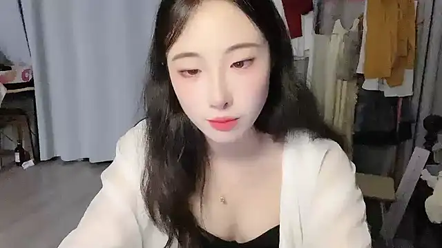 Freya7777 online show from September 13, 2025, 4:07 pm