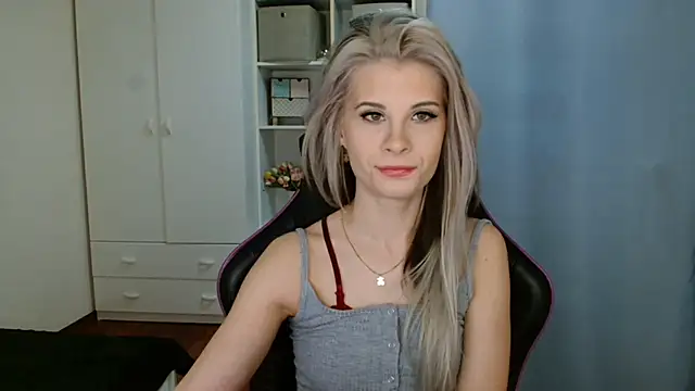 Snapshot of KristineGlow chatting on March 24, 2026, 7:08 am KristineGlow online show from March 24, 2026, 7:08 am