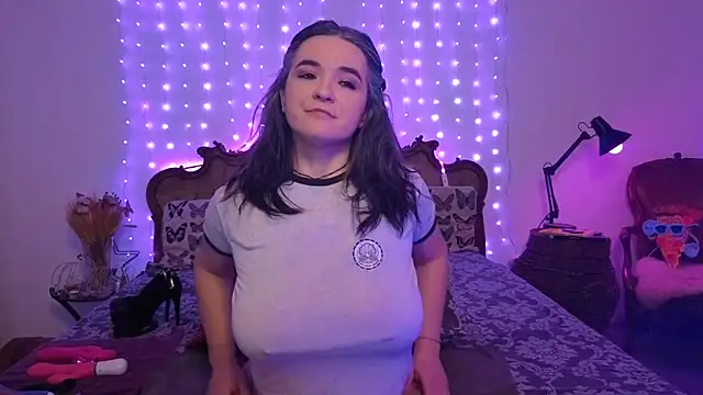 Snapshot of SilkenSin chatting on April 11, 2026, 4:53 am SilkenSin online show from April 11, 2026, 4:53 am