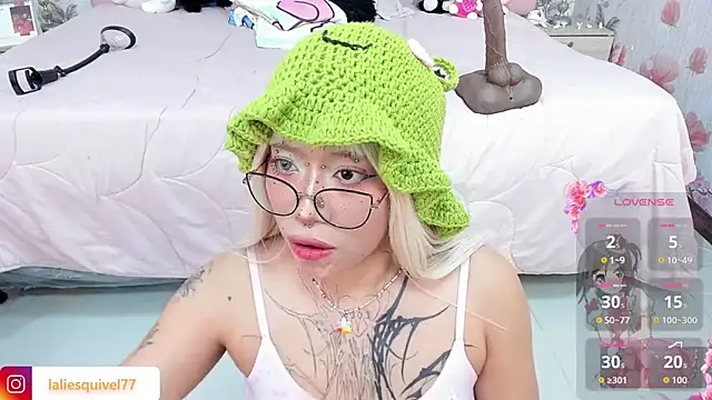 Snapshot of SafiroAgataaa chatting on July 14, 2026, 10:21 am SafiroAgataaa online show from July 14, 2026, 10:21 am