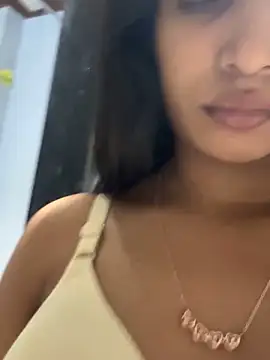 Snapshot of HeerStd chatting on October 28, 2025, 8:24 am HeerStd online show from October 28, 2025, 8:24 am