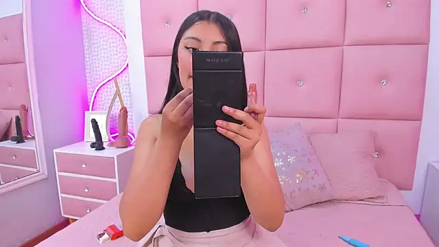 Snapshot of DaisySnugs1 chatting on October 28, 2025, 11:53 am DaisySnugs1 online show from October 28, 2025, 11:53 am