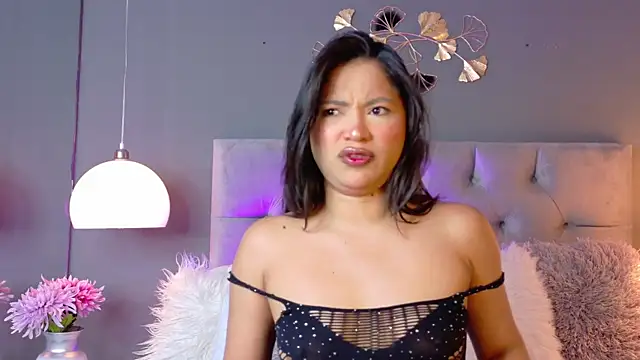 kendalFox  online show from April 9, 2026, 2:57 am