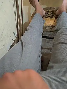 bigdick lickingexpert08 online show from October 28, 2025, 8:24 am