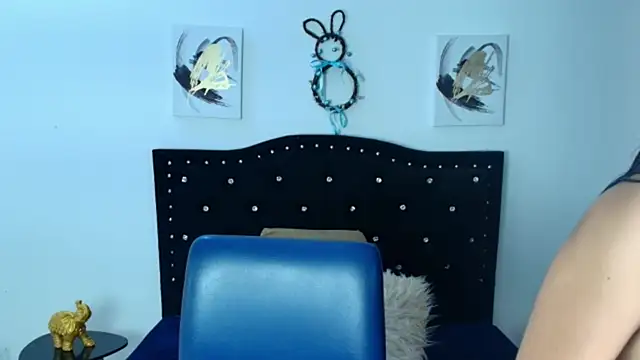 SammySmall F w online show from November 18, 2025, 10:02 pm