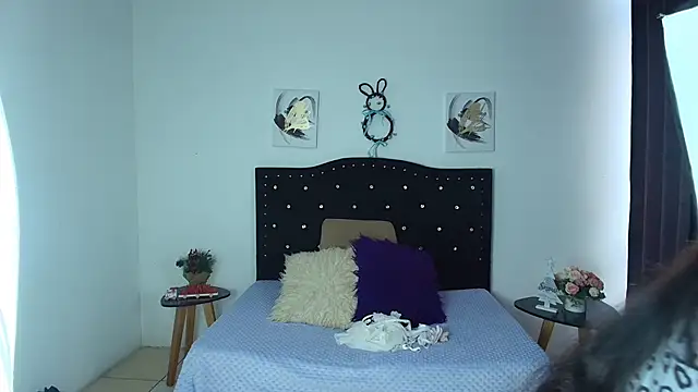 SammySmall F w online show from December 15, 2025, 9:42 pm