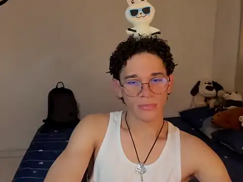 Tom Blues online show from October 24, 2025, 1:32 pm