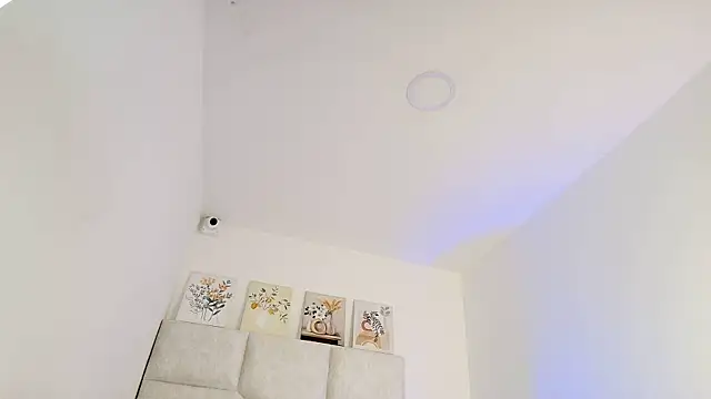 elizawiliamst online show from May 15, 2026, 12:03 pm