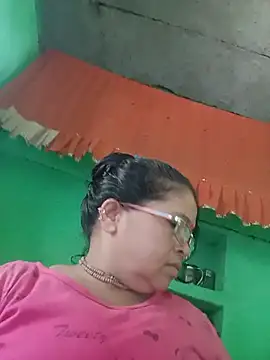 Manavi x online show from June 15, 2026, 7:52 am