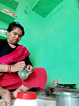 Manavi x online show from July 6, 2026, 2:40 am
