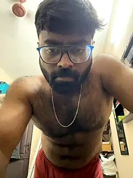 DJLOVE280825 online show from October 9, 2025, 10:32 pm