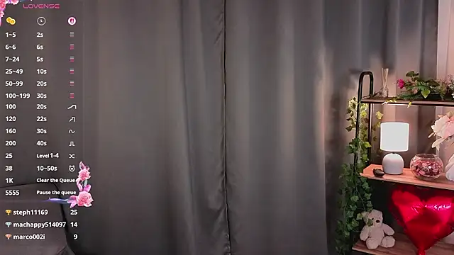 Snapshot of AnnieKim_ chatting on March 12, 2026, 4:44 pm AnnieKim online show from March 12, 2026, 4:44 pm