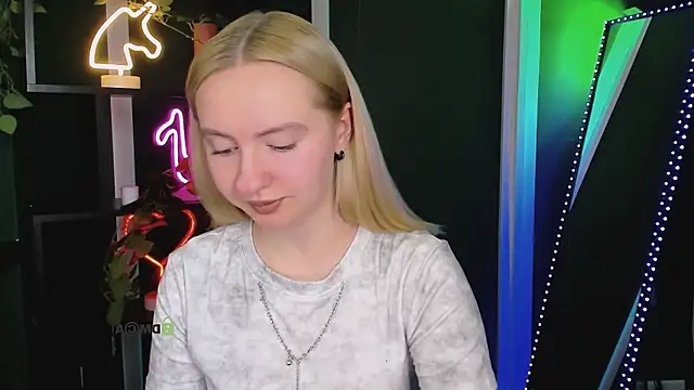 mila glow1 online show from May 14, 2026, 7:33 pm