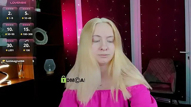 mila glow1 online show from December 15, 2025, 7:31 pm